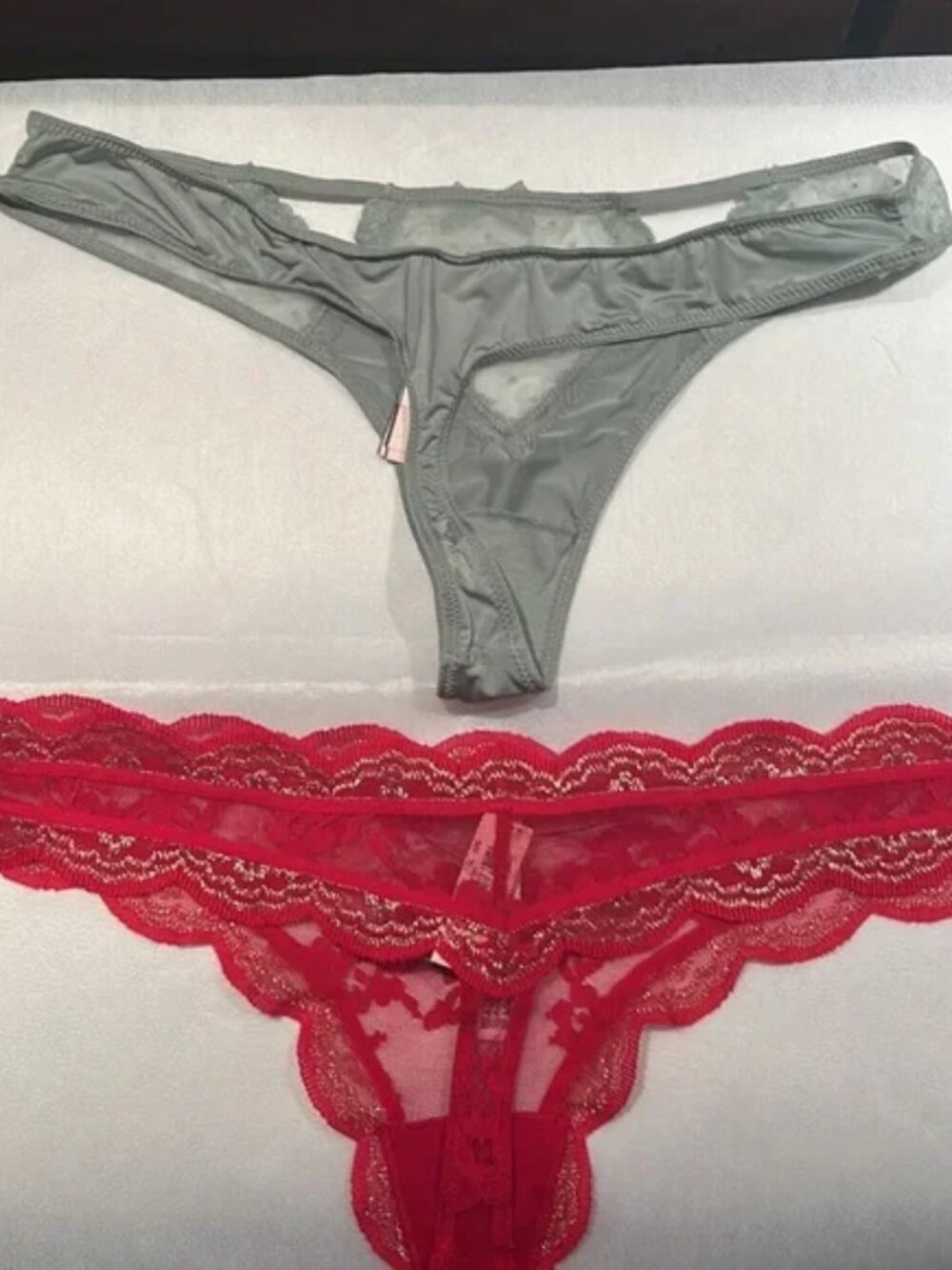 1pcs Victoria’s Secret V-String Thong Panty Red Gold Panties